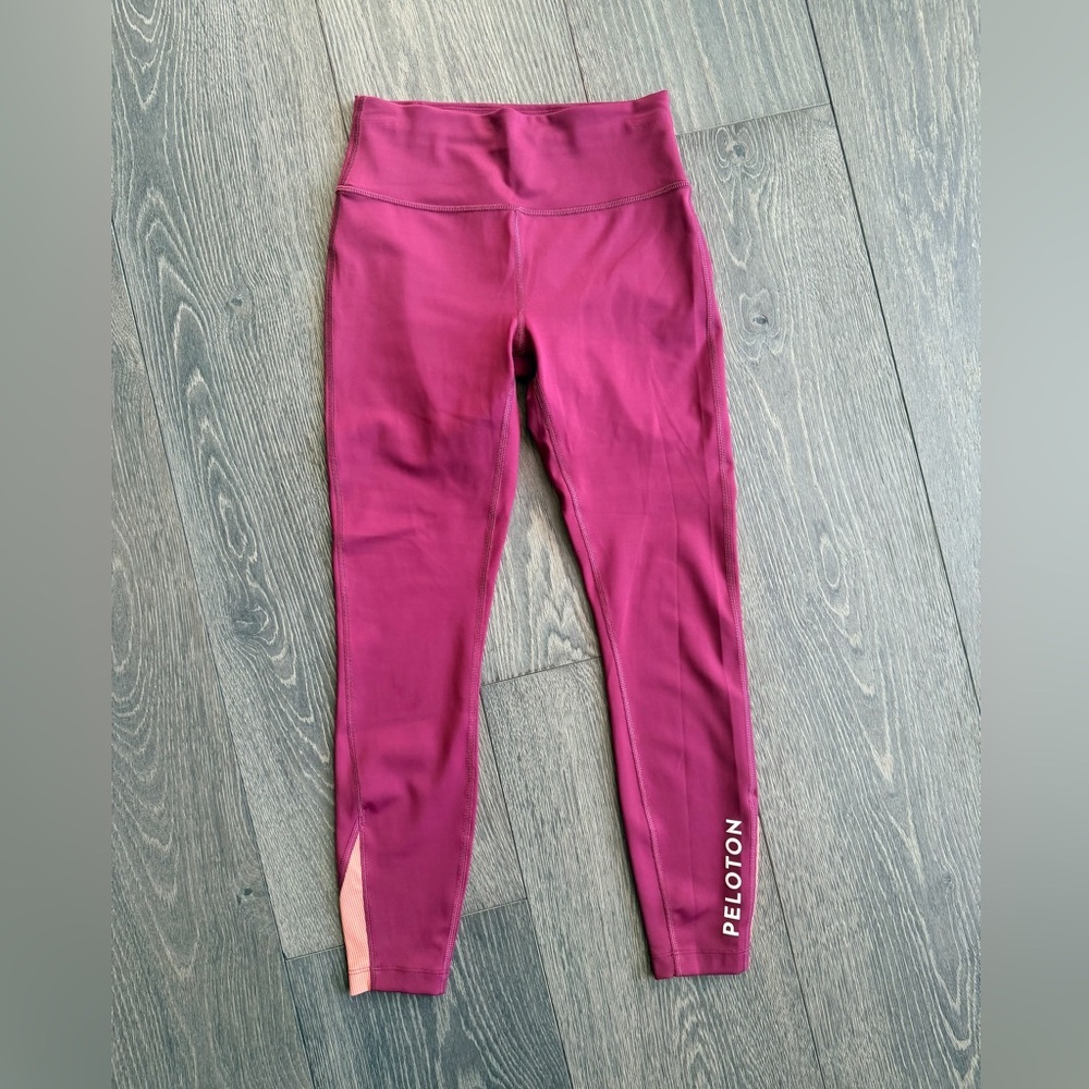Peloton Legging in Burgundy Size Small